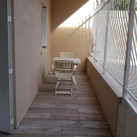 Le Patiot 2 Apartment